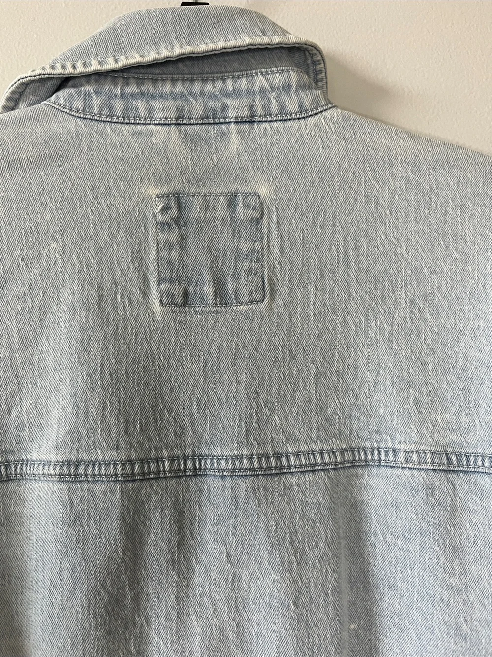 Abercrombie & Fitch Denim Shacket Long Button Down 90’s style Jean layering top - Picture 4 of 6
